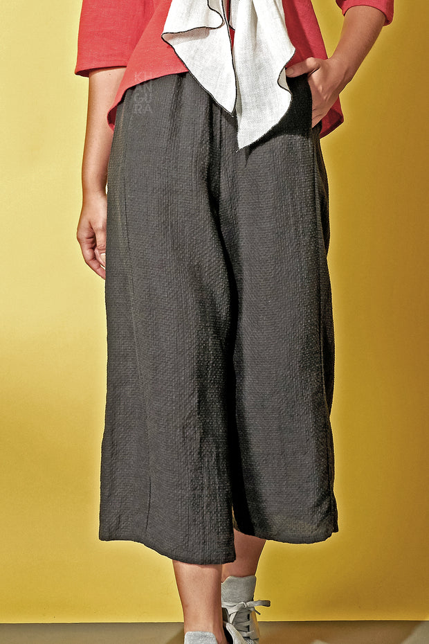 Khangura straight panel pants with pockets. Black linen capri pants perfect for the season. Comfy clothing USA made by Khangura Online Boutique.